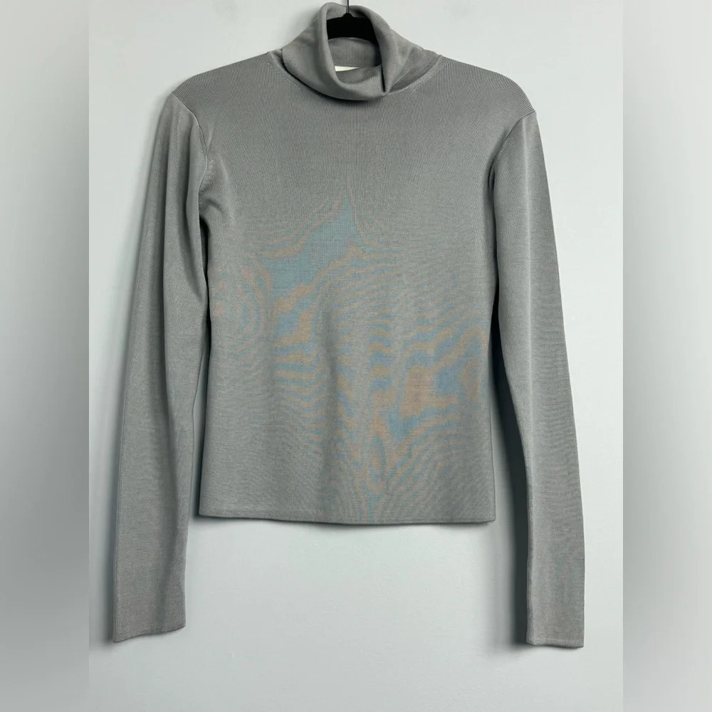 NEIMAN MARCUS Exclusive Silk Turtleneck gray sweater size Medium
